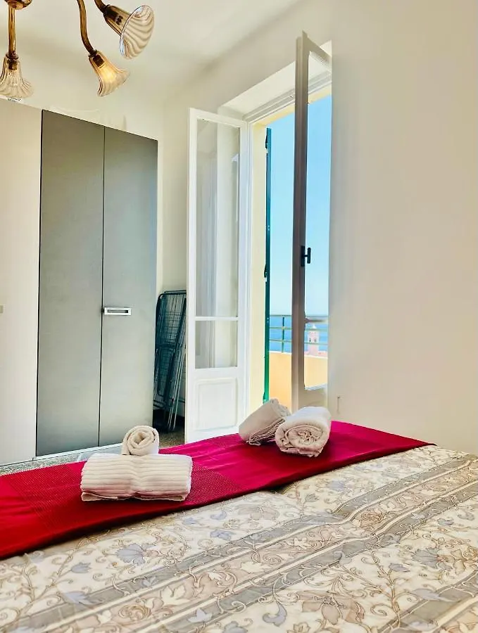 Hostdomus - Casa Ester Noli 0*,