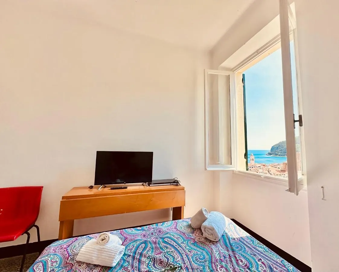 Hostdomus - Casa Ester Noli 0*,